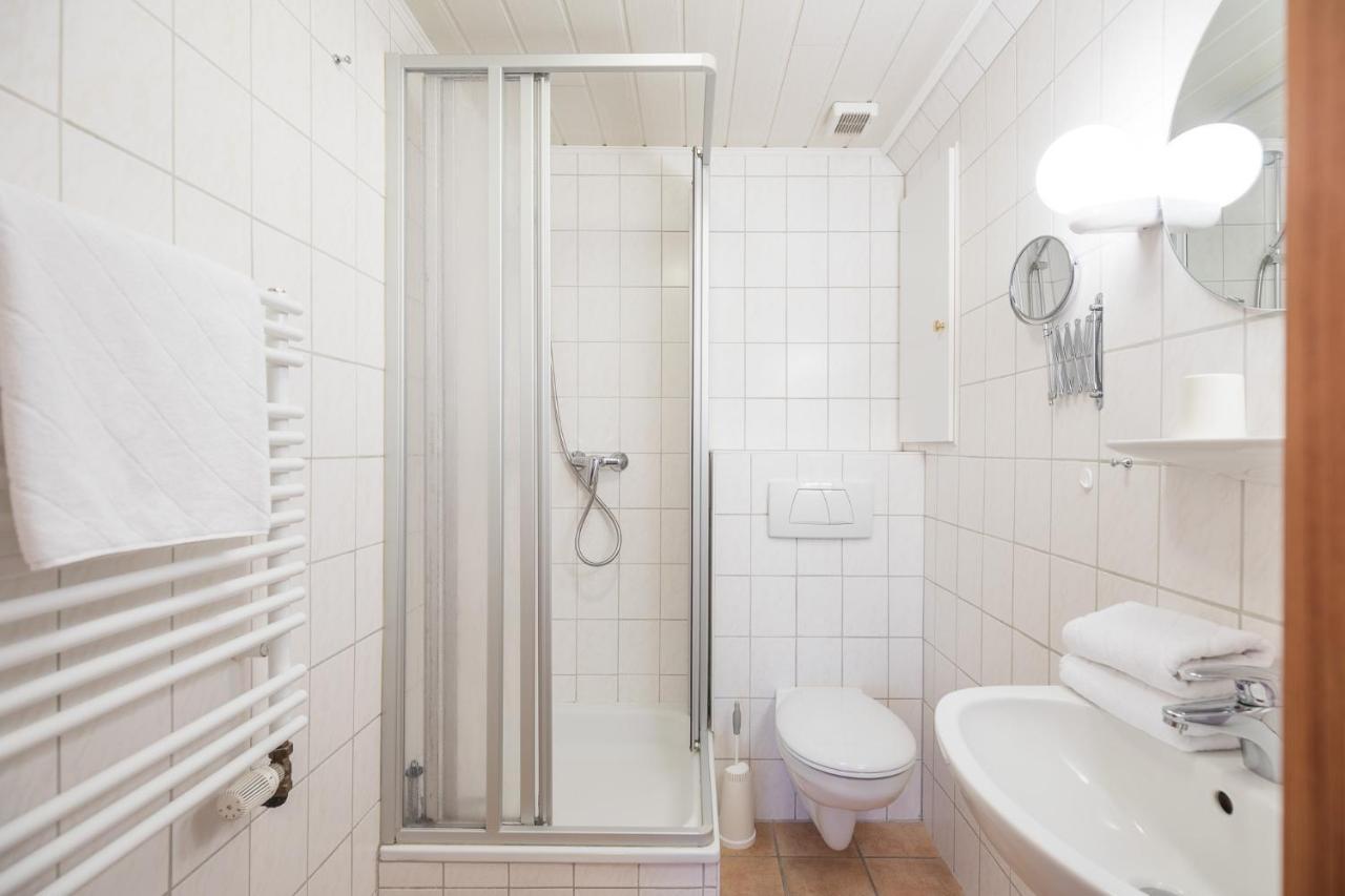 Direkt Am Deich - Ferienwohnung Amrum Im Gaestehaus Am Badedeich Dagebuell Exterior photo